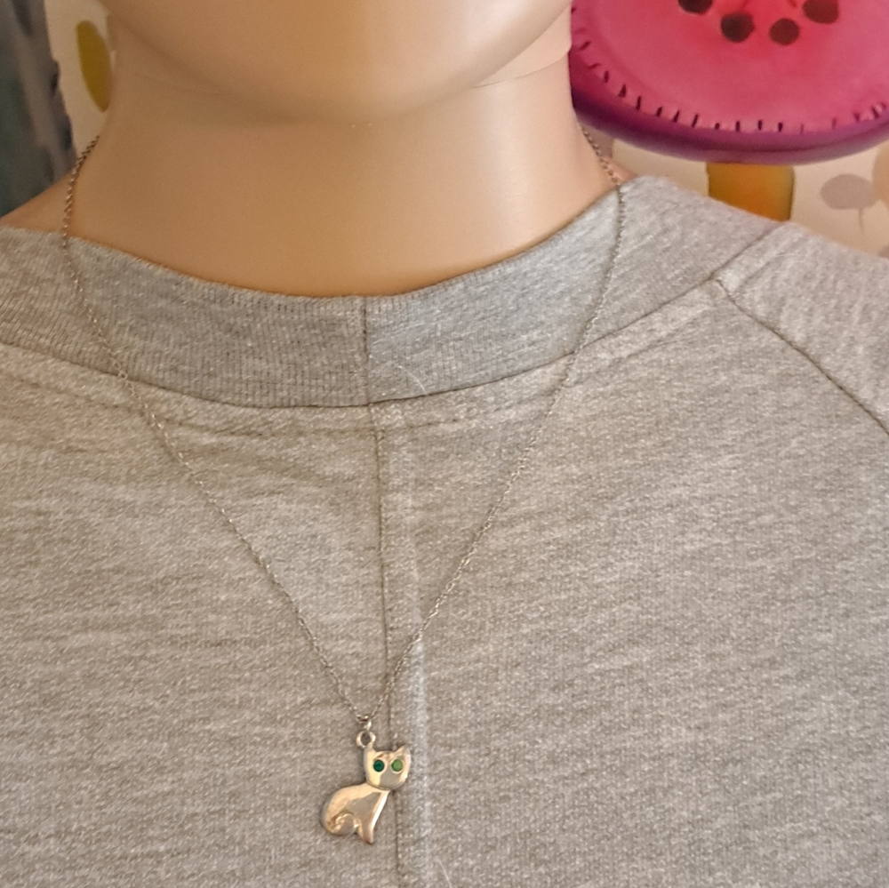 Silver Cat Emerald Eyes Charm Necklace
